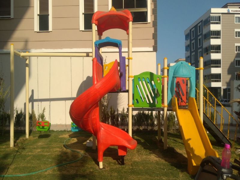 OG-106 OYUN GRUBU(SALINCAKLI)TORBALI-Metal Polietilen Oyun Gruplar�-