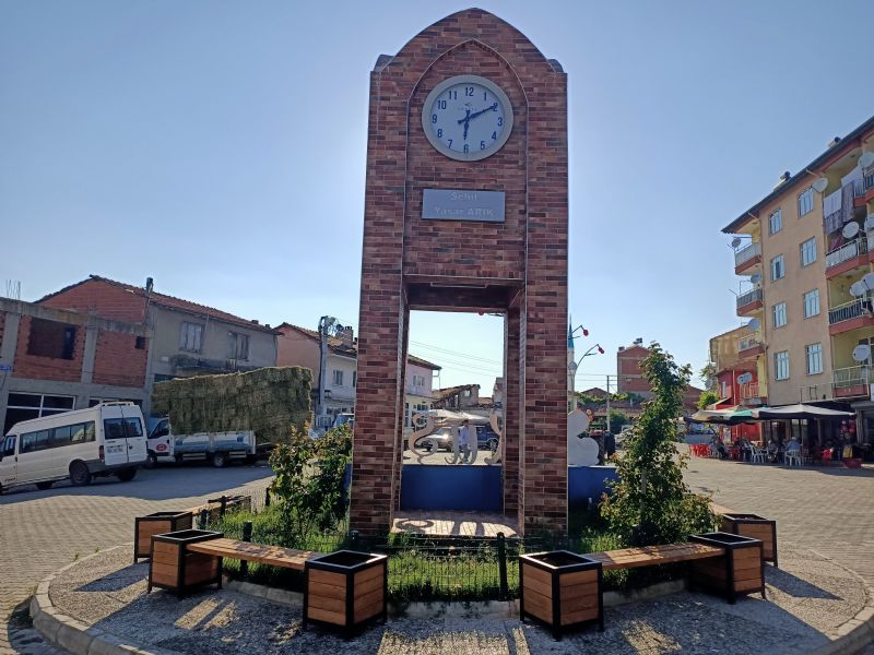 Ku��u Belediyesi Oyun Park�-Saks�l� Banklar-