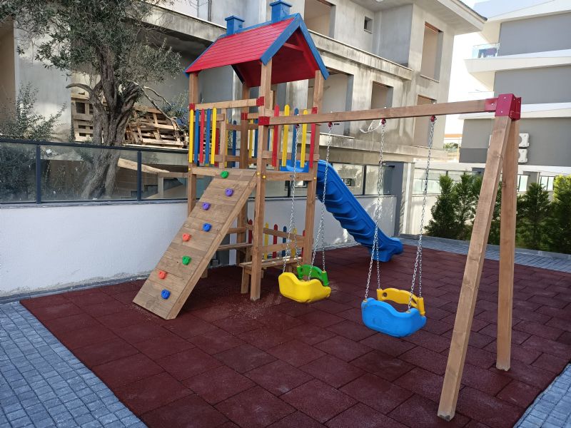 Nadir G�ltekin �n�aat-Ah�ap Polietilen Oyun Gruplar�-