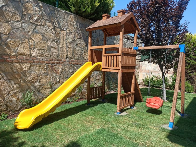 Quinion Otel Ku�adas�-Ah�ap Polietilen Oyun Gruplar�-